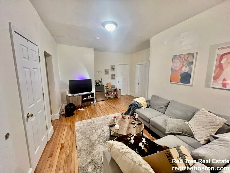 Building Photo - 316 Saint Paul St