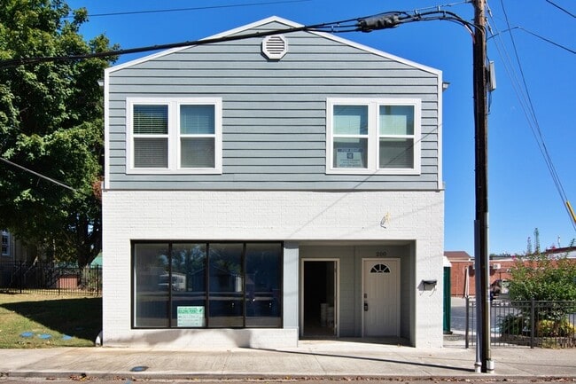 Building Photo - 360 Main St