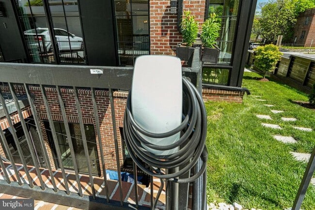 Building Photo - 2100 4th St NE