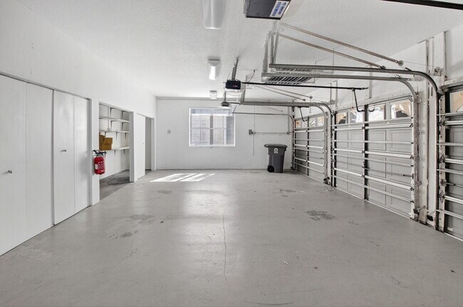 Building Photo - 11119 Blue Coral Dr