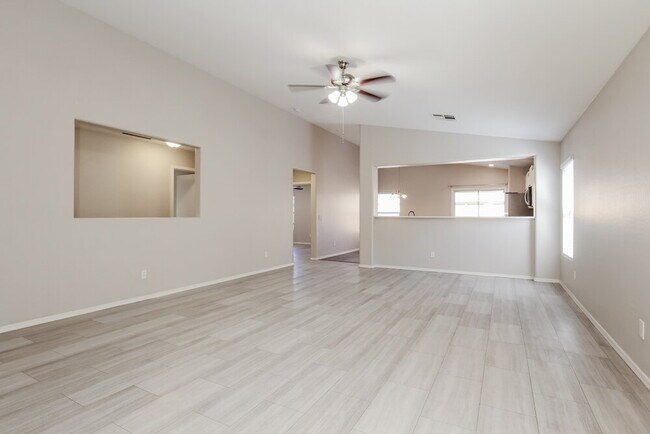 Building Photo - 11638 W Carol Ave