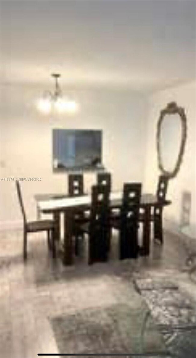 Building Photo - 3401 N Country Club Dr