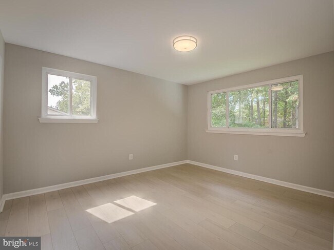 Building Photo - 6812 Landor Ln