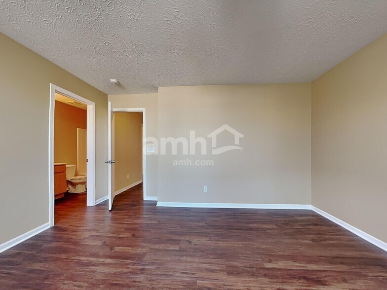 Building Photo - 327 Hartford Ct