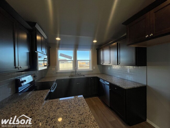 Building Photo - Charming 3BD/2BA House for Rent in West Valley