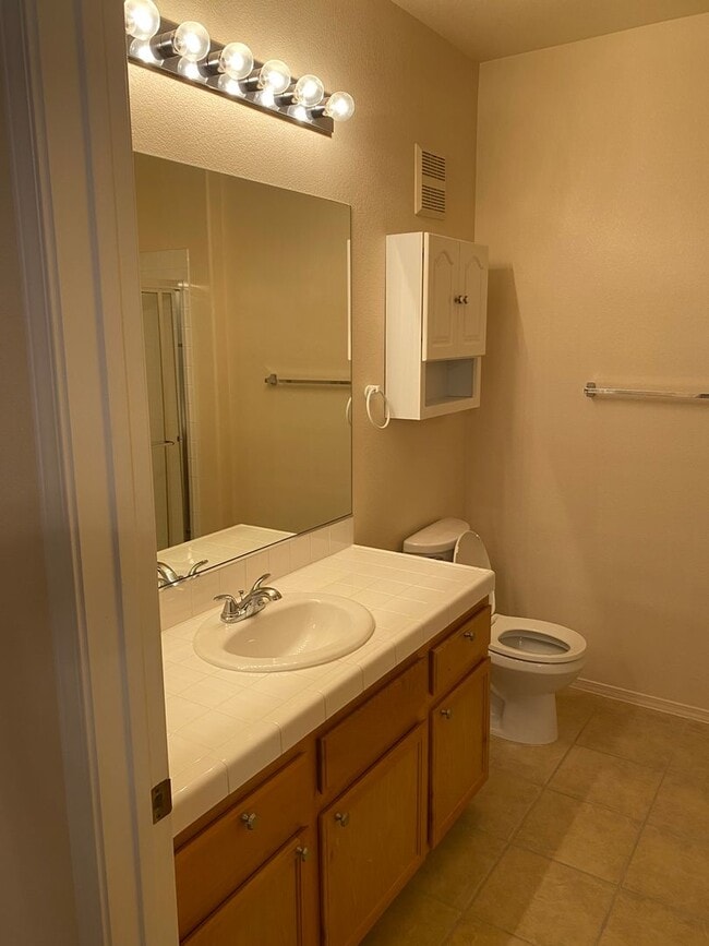 Building Photo - SE!!! Gated!! 2 Bedroom 1st Floor with Bal...