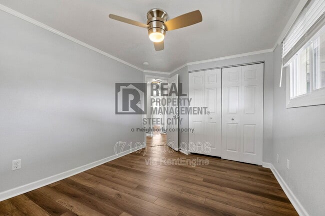 Building Photo - 903 W 15th St