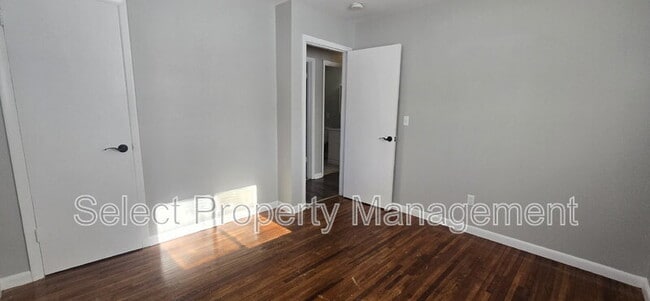 Building Photo - 2327 Deerwood Dr