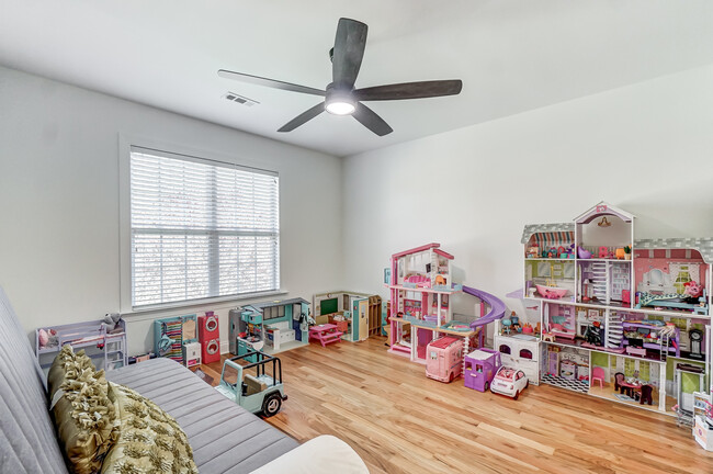 Building Photo - 1024 Patricians Ln
