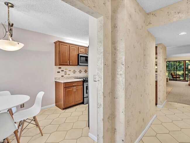 Building Photo - 10143 Mangrove Dr