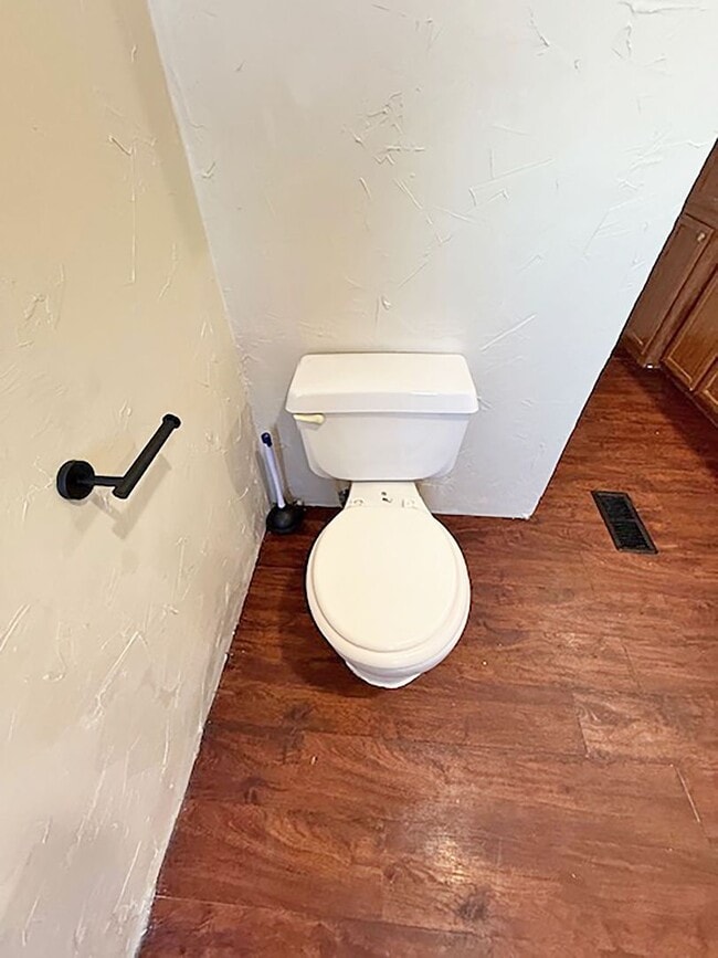 Building Photo - Beautiful 4 Bedroom 2 Bath manufactured home in Rhome Texas on 2 acres.