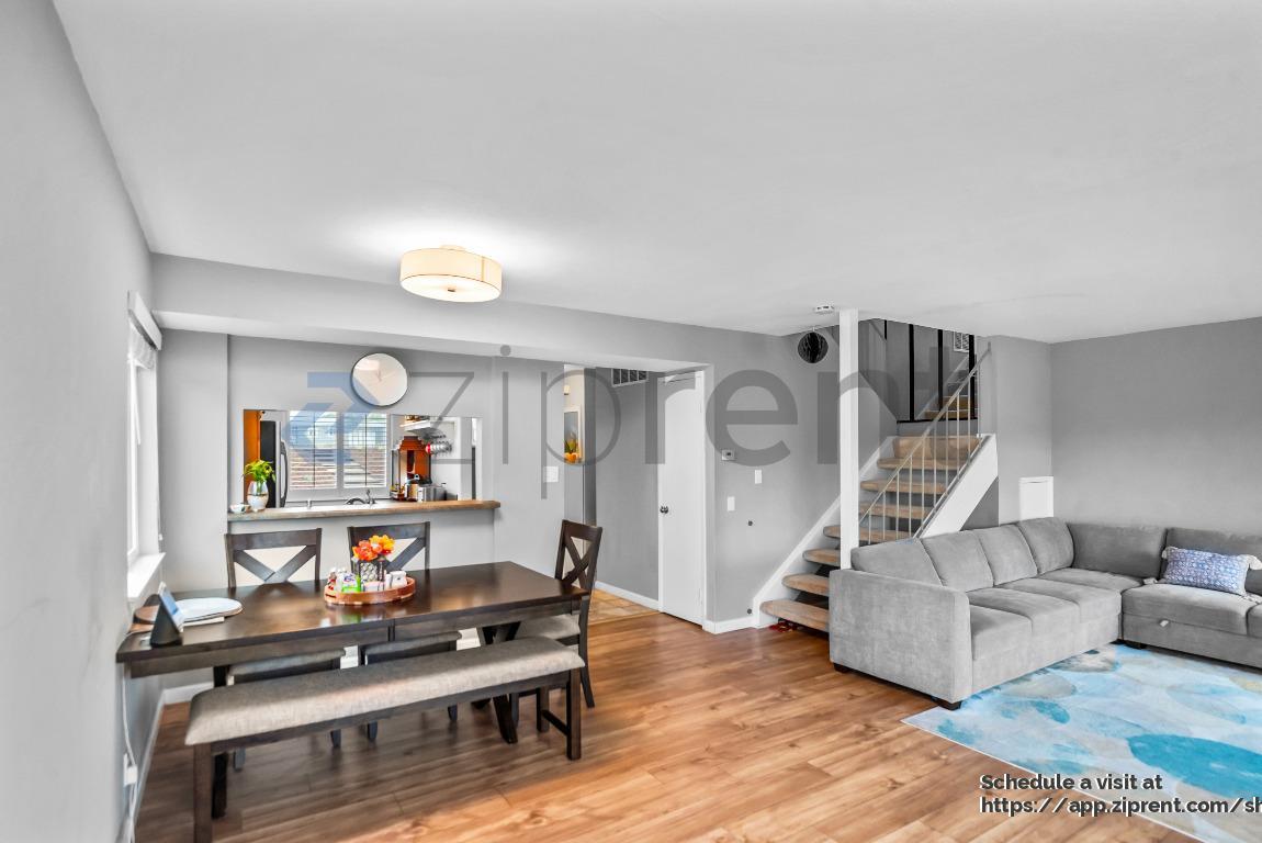 Building Photo - 25071 Oakridge Ct