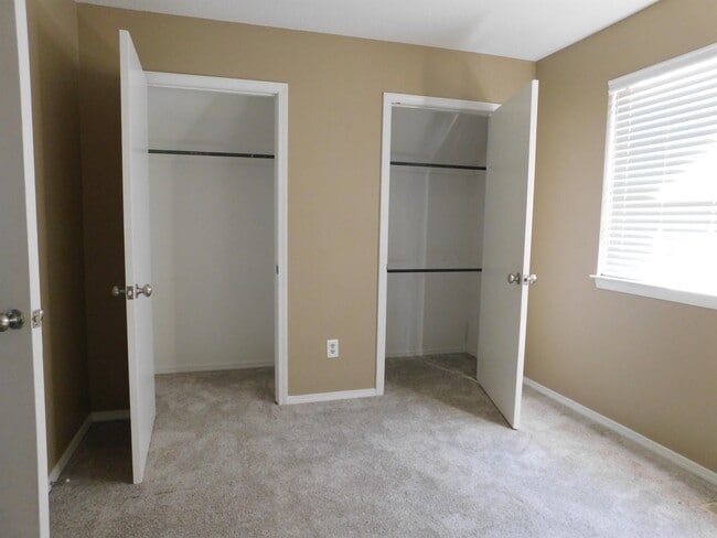 Building Photo - 12721 Valleywood Dr