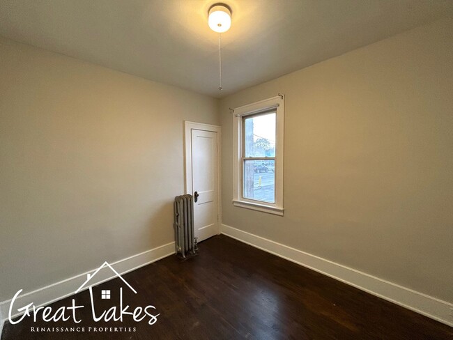 Building Photo - 3827 Trowbridge St