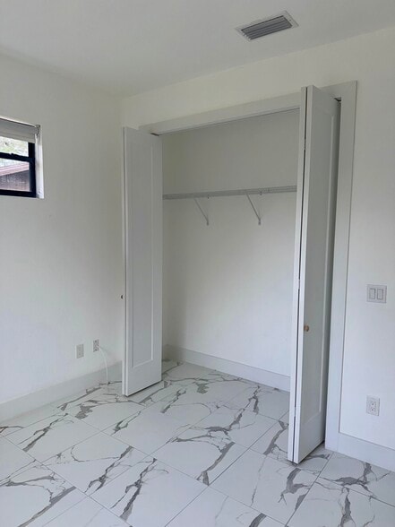 Building Photo - 4128 Barbarossa Ave