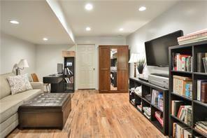 Building Photo - 941 Montclair Dr