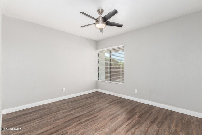 Building Photo - 4220 E Almeria Rd