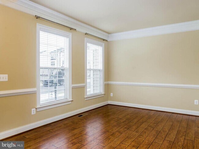 Building Photo - 220 Centennial Dr