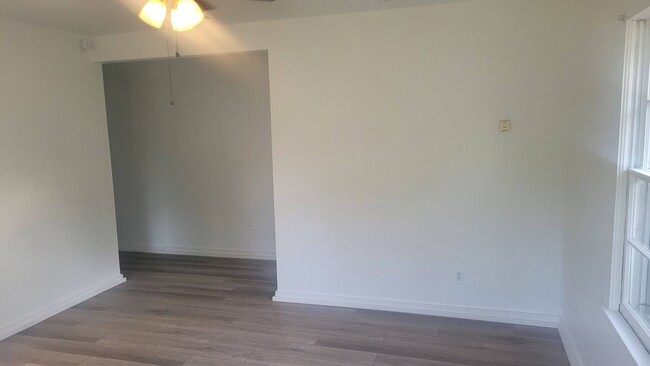 Building Photo - 7055 Langdon Dr
