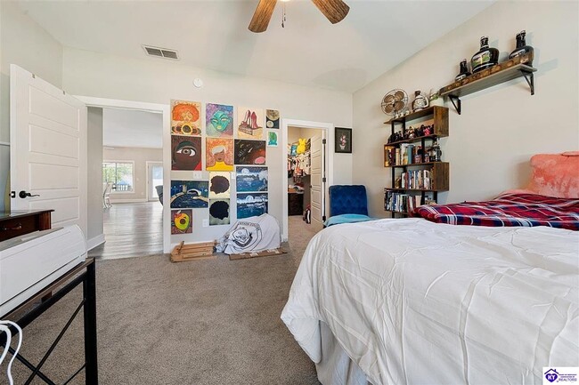 Building Photo - 1708 W Crocus Dr