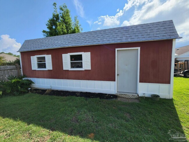 Building Photo - 876 Miramar Dr