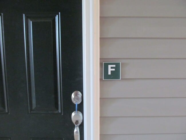 Building Photo - Spacious Condo!