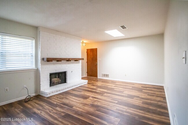 Primary Photo - 4814 10th St