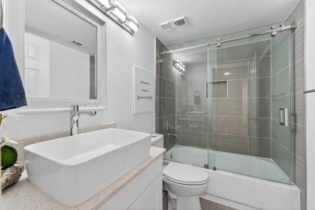 Building Photo - 1672 Cypress Pointe Dr