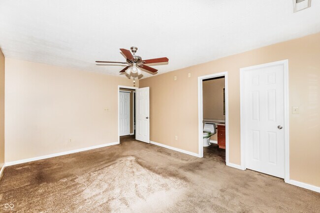 Building Photo - 2525 Grand Fir Dr