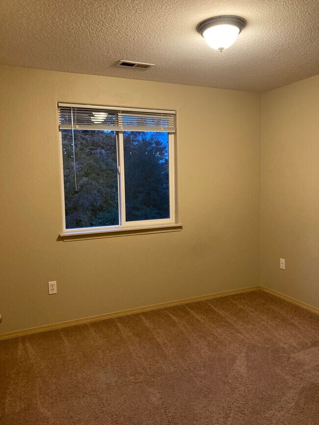 Building Photo - 2 Story Home in Lafayette - Showings Start 4/2