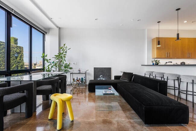 Primary Photo - 36 A St
