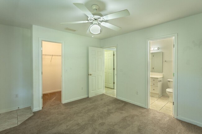 Building Photo - 3 Bedroom 3 Bath Townhouse