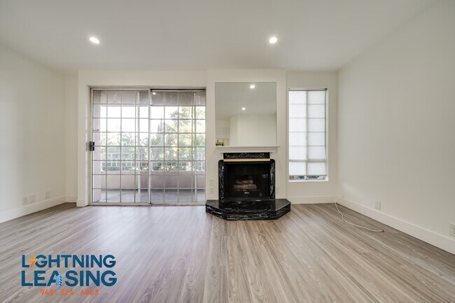 Building Photo - 15132 Magnolia Blvd