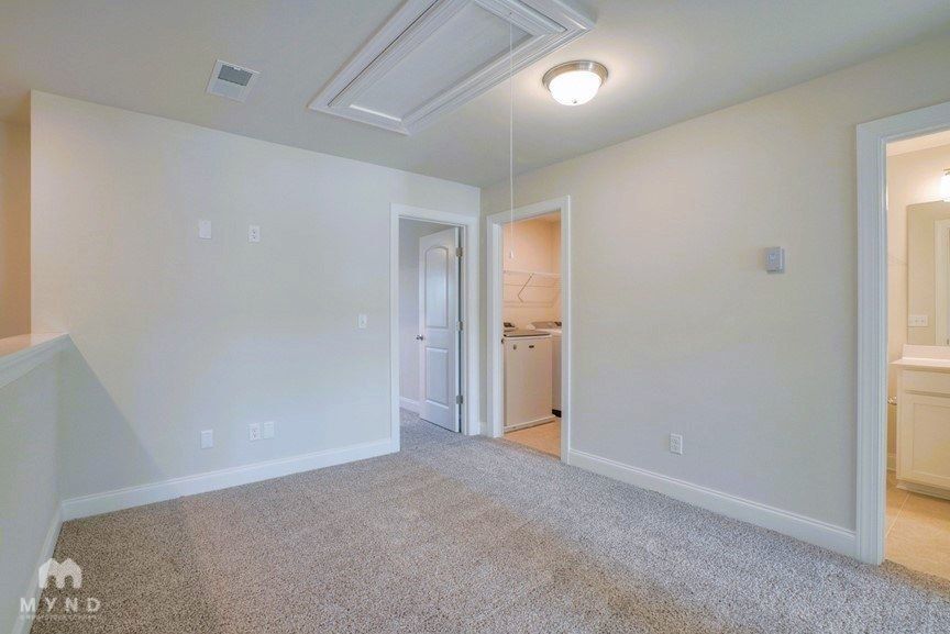 Building Photo - 1259 W End Station Dr