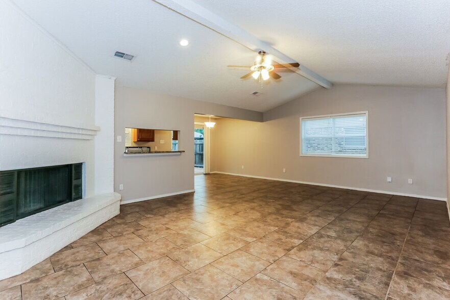 Building Photo - 230 Lemon Dr