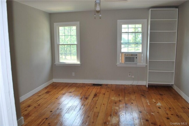 Building Photo - 249 Pine Island Turnpike