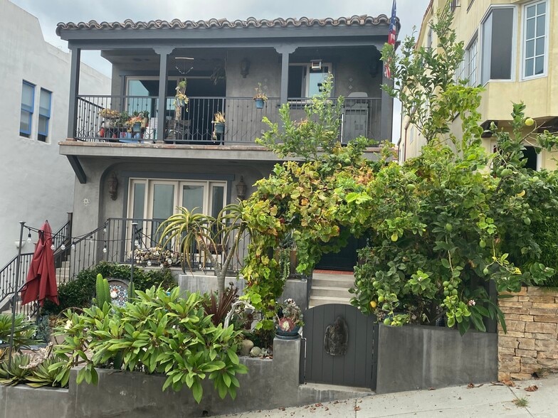 Building Photo - 221 24th St