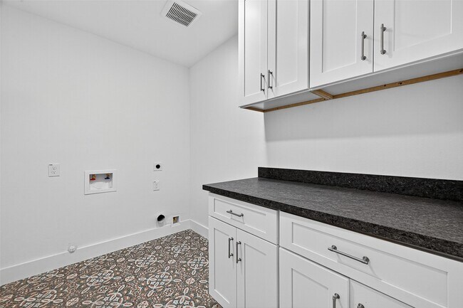 Building Photo - 4030 Woodshire St