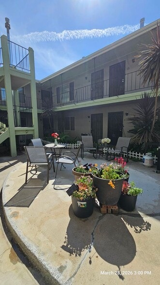 Interior Photo - Redwood Terrace