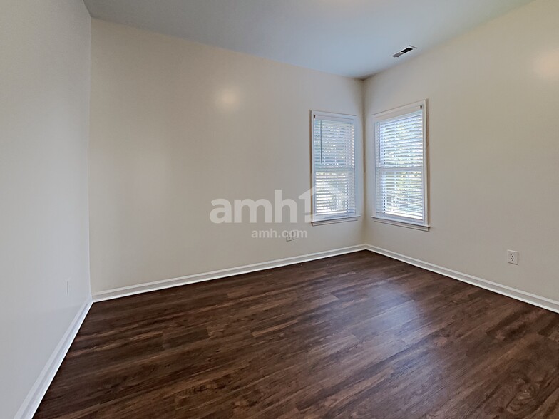 Building Photo - 1140 Boxelder Ln
