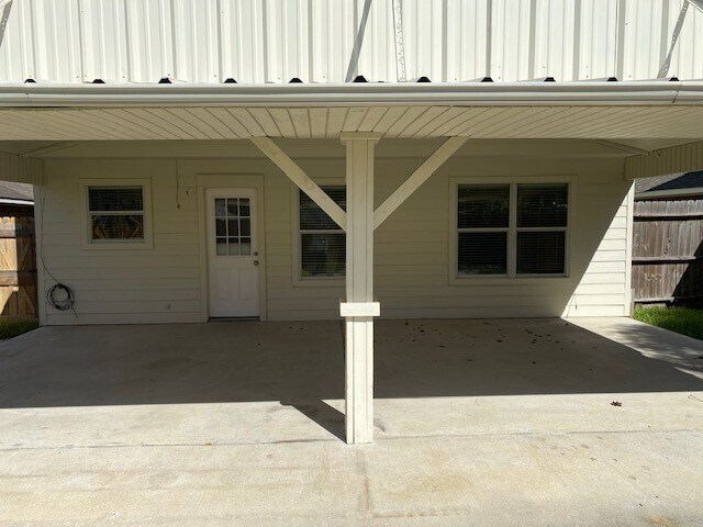 Building Photo - 18911 Brownstone Mills Dr