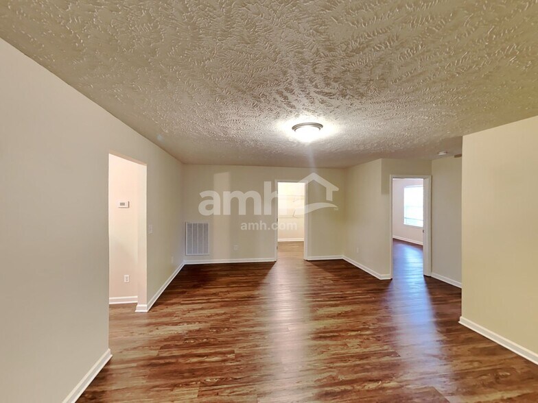 Building Photo - 1007 Middleton Ln
