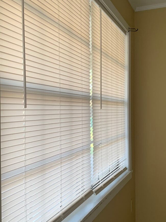 Building Photo - 220 E Church St