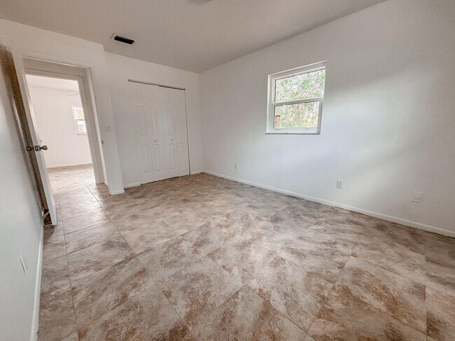 Building Photo - 2612 S 29th St