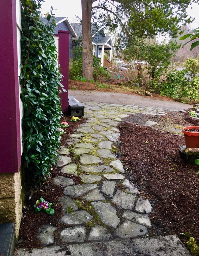 Building Photo - 4751 SW 53rd Ave