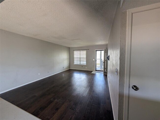 Building Photo - 11327 N May Ave