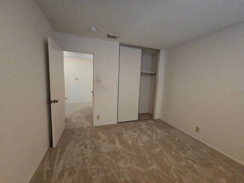 Building Photo - 11306 Gunlock