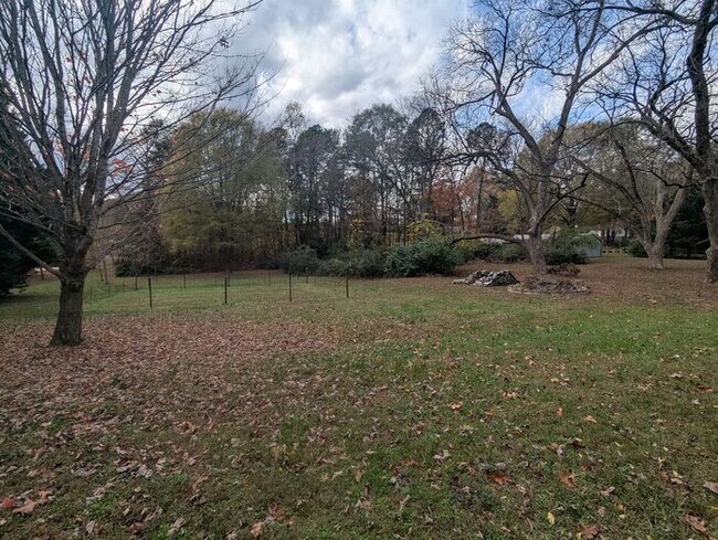 Building Photo - Beautiful 4BD/3BA Home in Hickory
