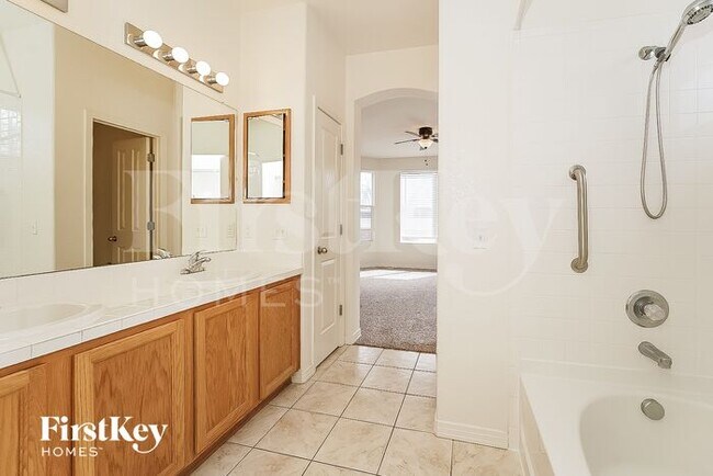 Building Photo - 10802 Barclay Ct