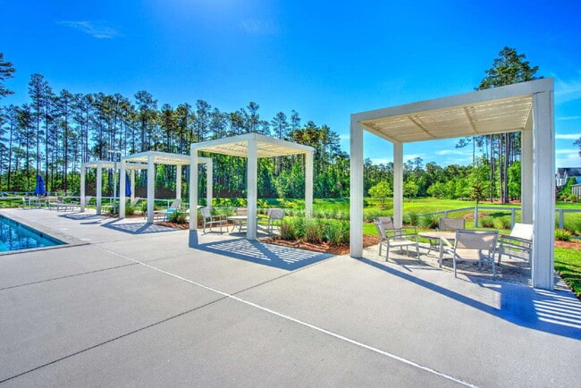 Building Photo - 115 Winding Branch Dr